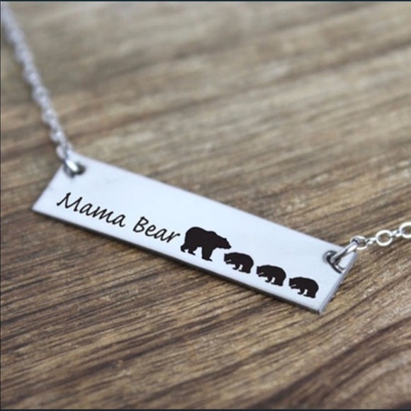 Jewelry - 💐SALE💐 Mama Bear and 3 cubs necklace